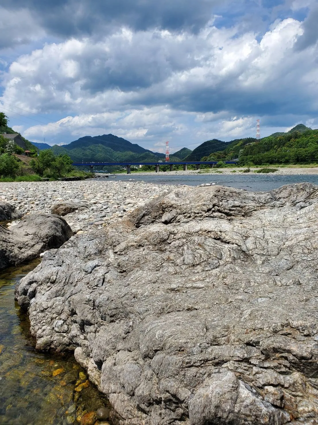 愛知県みよし市でお墓の追加彫り。戒名・没年月日などを彫刻。